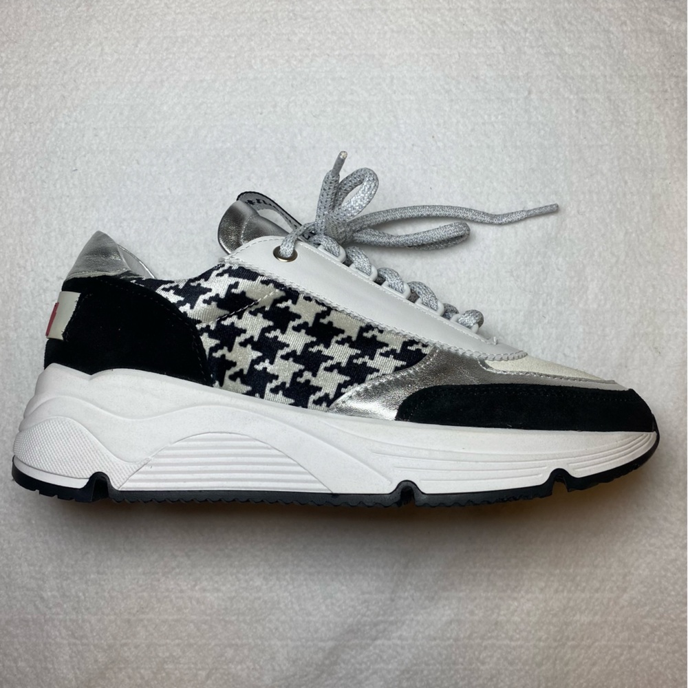 Vaddia Bean in Black & White Herringbone